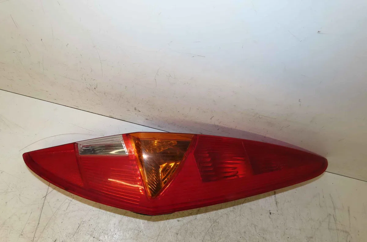 Feu arrière droit FIAT PUNTO II occasion