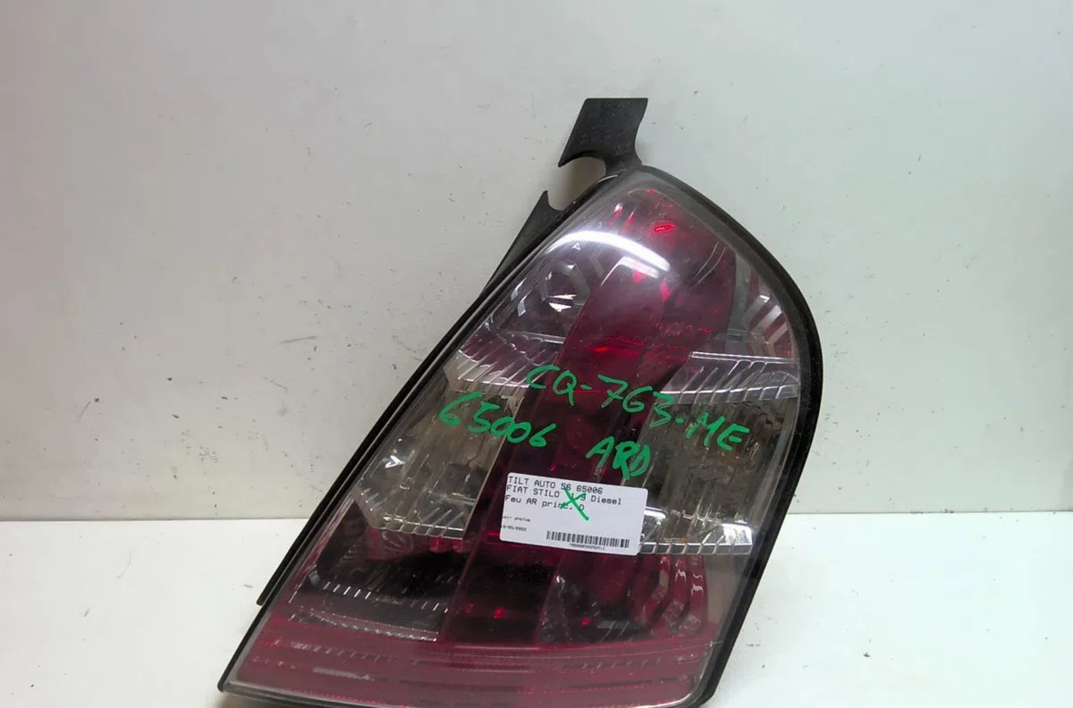 Feu arrière droit Fiat STILO (192_) 1.9 d multijet (2005-2006) occasion