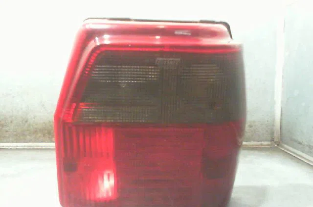 Feu arrière droit FIAT UNO 1993 occasion