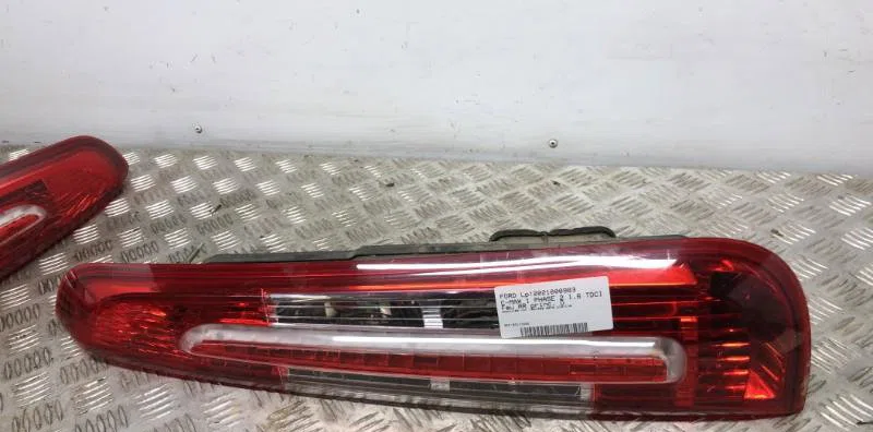 Feu arrière droit FORD C-MAX 1 PHASE 2 occasion