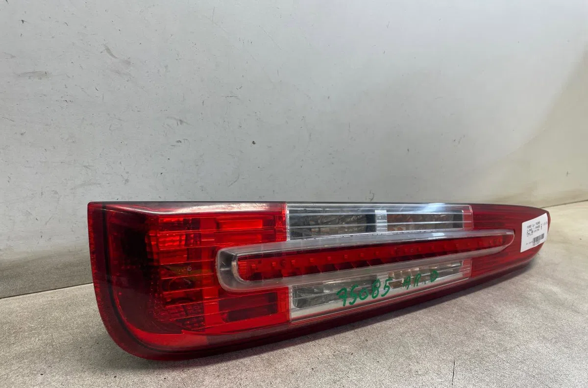 Feu arrière droit Ford C-MAX (DM2) 1.8 tdci (2007-2010) 5 portes occasion