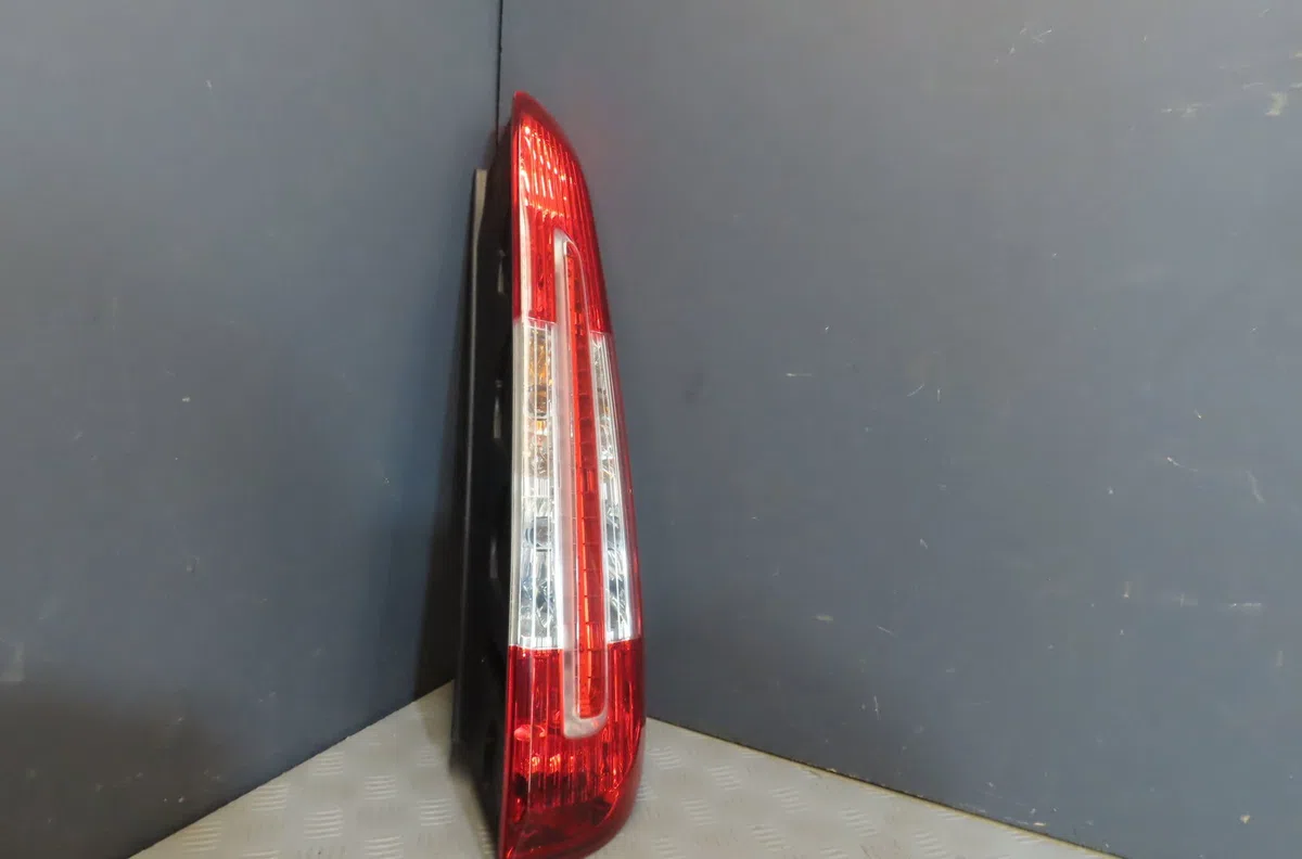 Feu arrière droit Ford C-MAX (DM2) 2.0 tdci (2007-2010) occasion