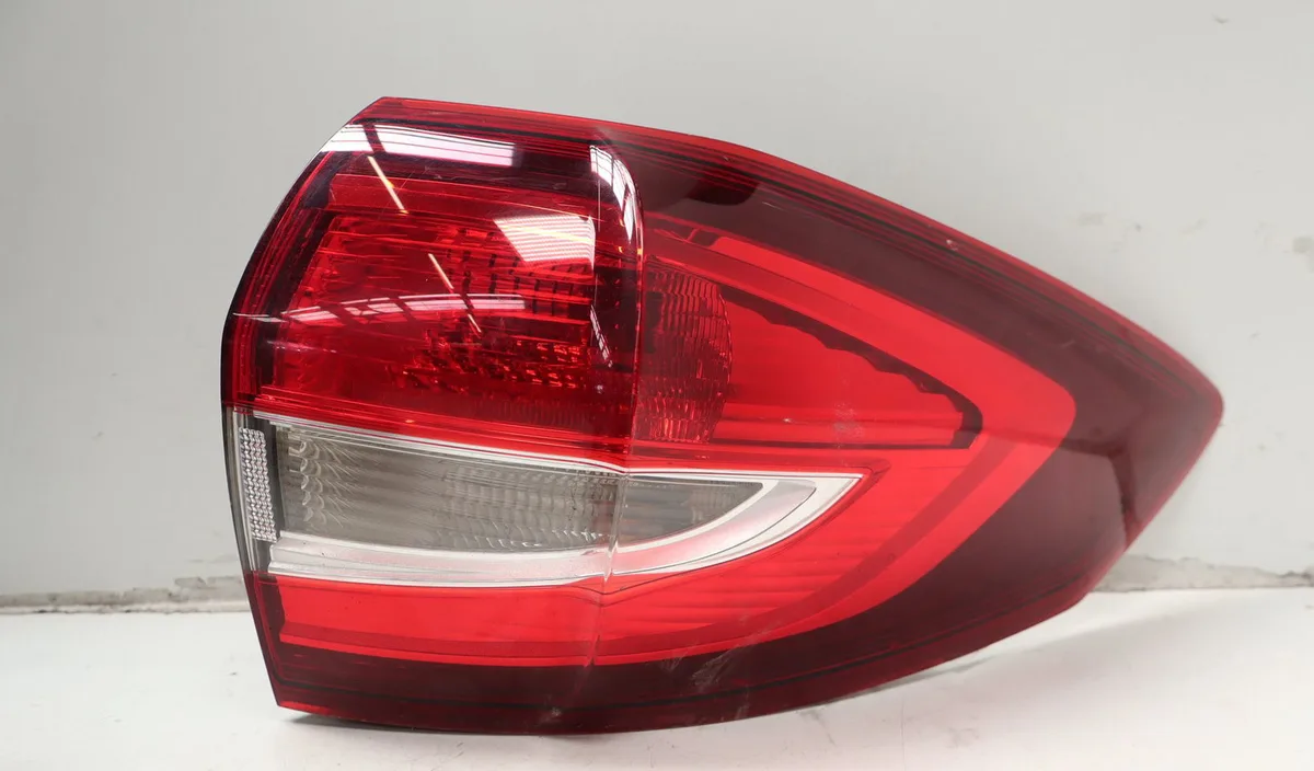 Feu arrière droit Ford C-MAX II (DXA-CB7, DXA-CEU) 1.0 ecoboost (2012-2019) occasion