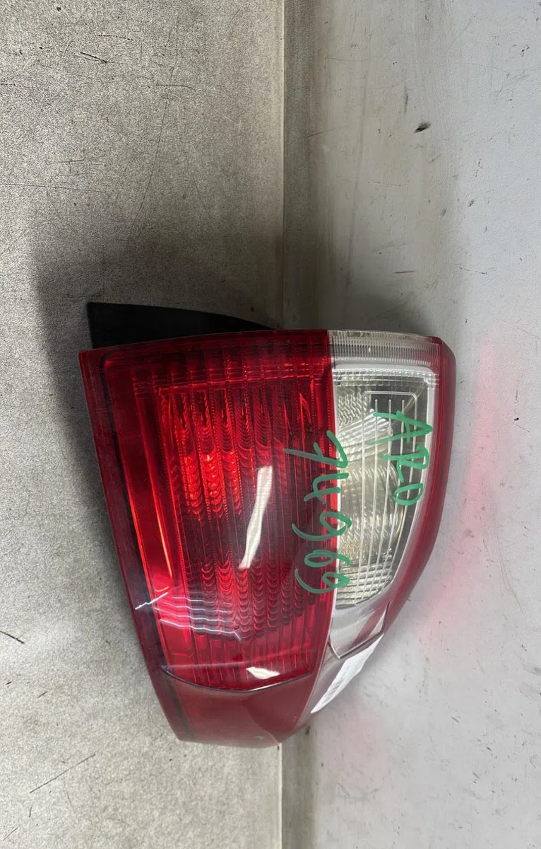 Feu arrière droit Ford C-MAX II (DXA-CB7, DXA-CEU) 1.6 tdci (2010-2019) occasion