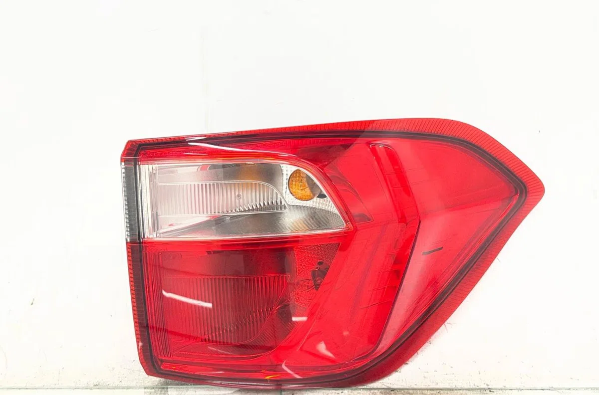 Feu arrière droit FORD ECOSPORT PHASE 3 occasion