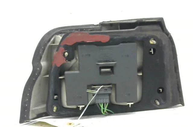 Feu arrière droit Ford ESCORT VI (GAL, AAL, ABL) 1.8 td (1995-1998) occasion