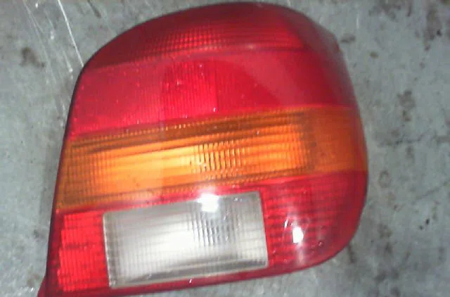 Feu arrière droit FORD FIESTA 1992 occasion