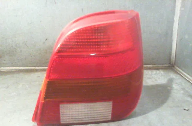 Feu arrière droit FORD FIESTA 1993 occasion