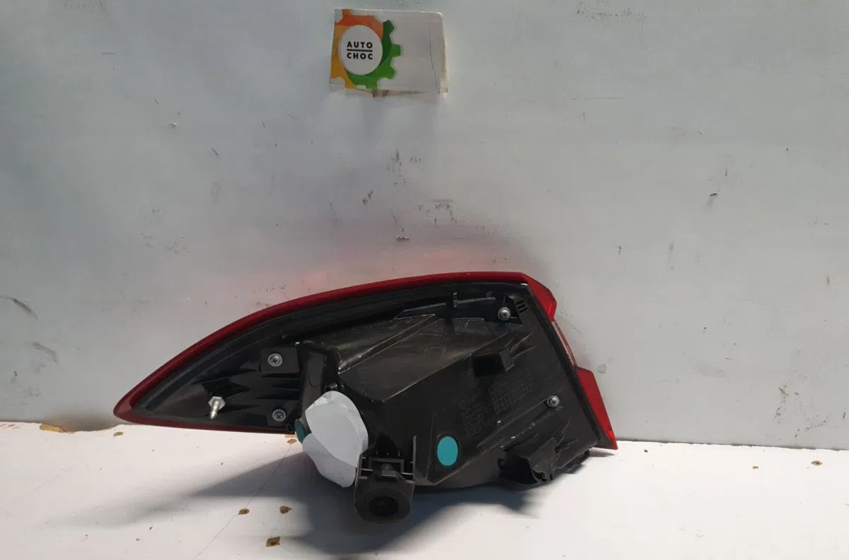 Feu arrière droit FORD FIESTA 7 PHASE 1 occasion