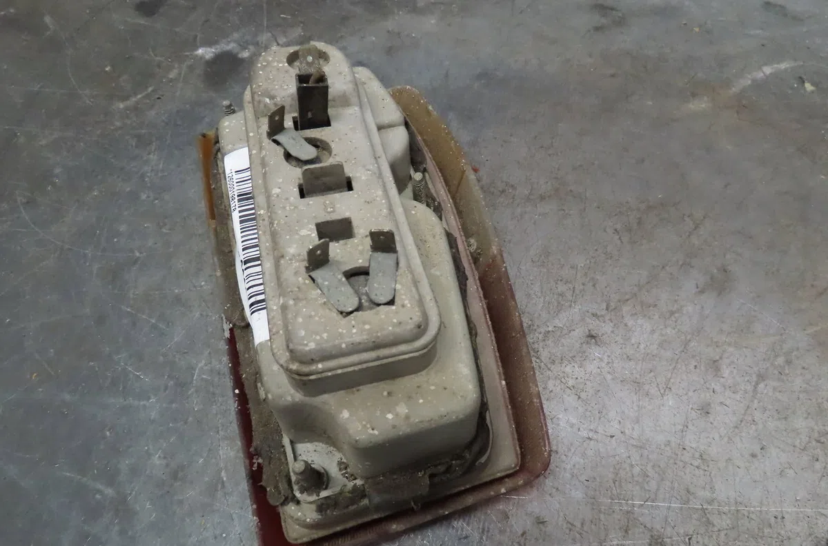 Feu arrière droit Ford FIESTA II (FBD) 1.0 (fbd) (1983-1989) occasion