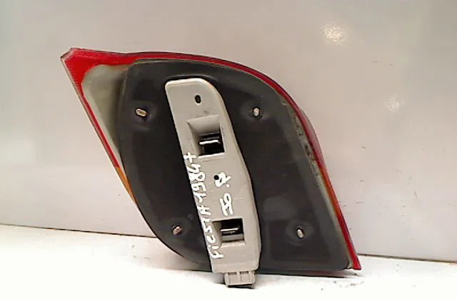 Feu arrière droit FORD FIESTA III  1.8 D occasion