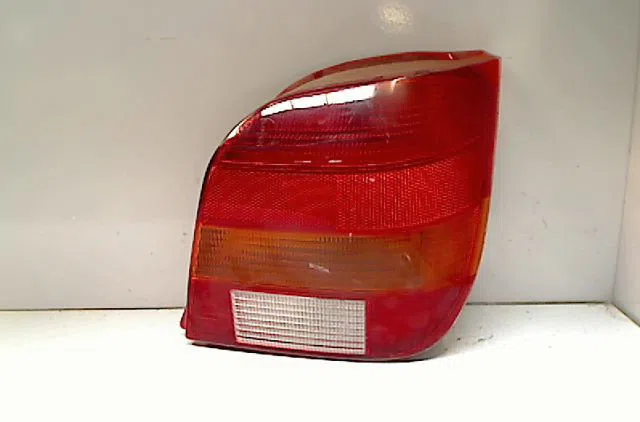 Feu arrière droit FORD FIESTA III  1.8 D occasion