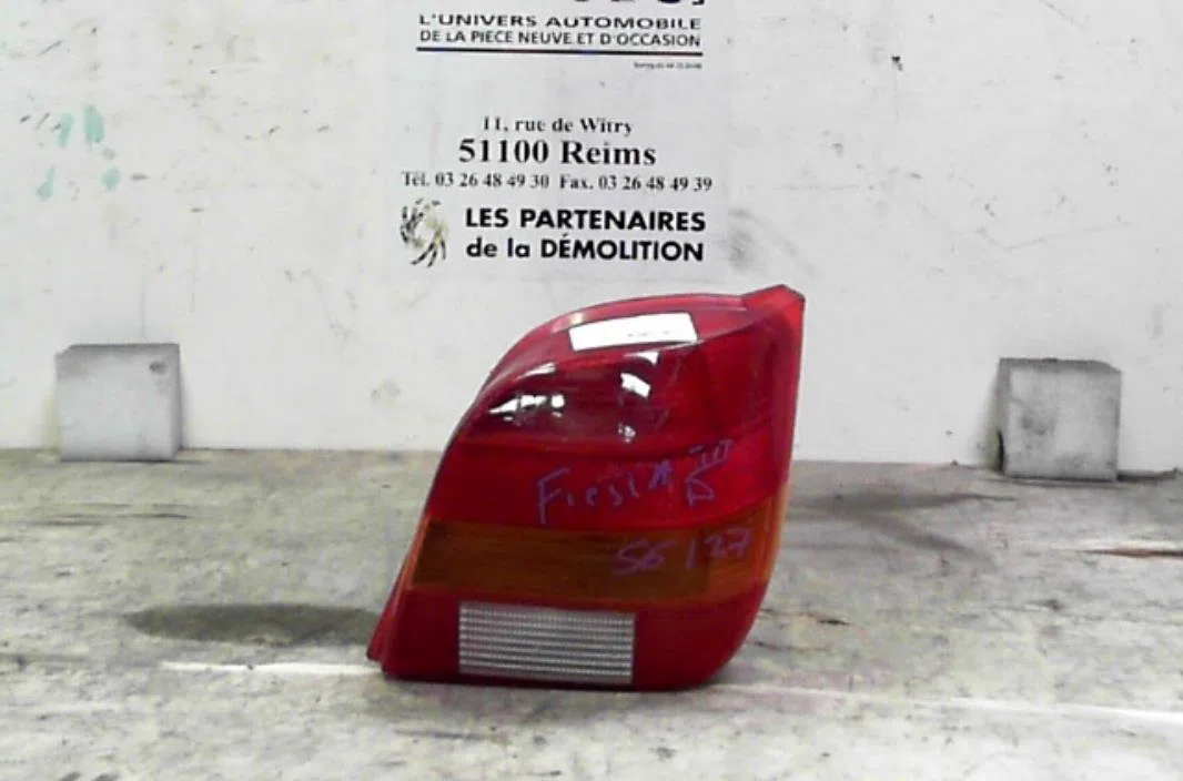 Feu arrière droit Ford FIESTA III (GFJ) 1.1 (1989-1995) occasion