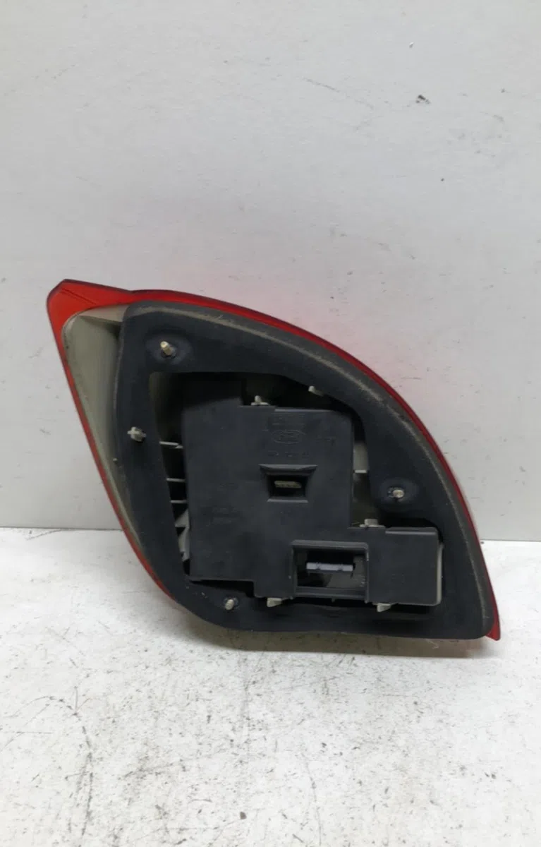 Feu arrière droit Ford FIESTA IV (JA_, JB_) 1.25 i 16v (1995-2002) 5 portes occasion