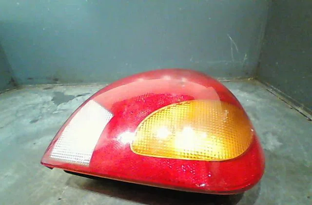 Feu arrière droit Ford FIESTA IV (JA_, JB_) 1.8 d (1995-2000) occasion