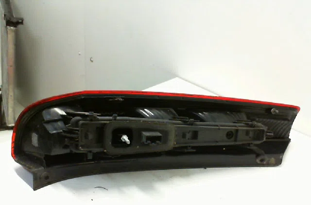 Feu arrière droit FORD FIESTA V  1.4i occasion