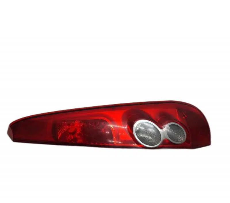 FEU ARRIERE DROIT FORD FIESTA V 1437625