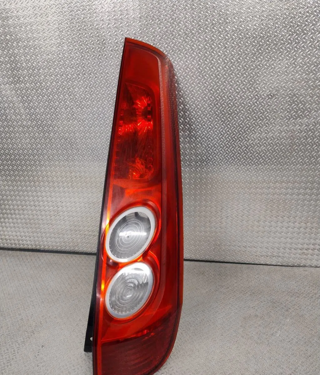 Feu arrière droit Ford FIESTA V (JH_, JD_) 1.4 16v (2001-2008) 5 portes occasion