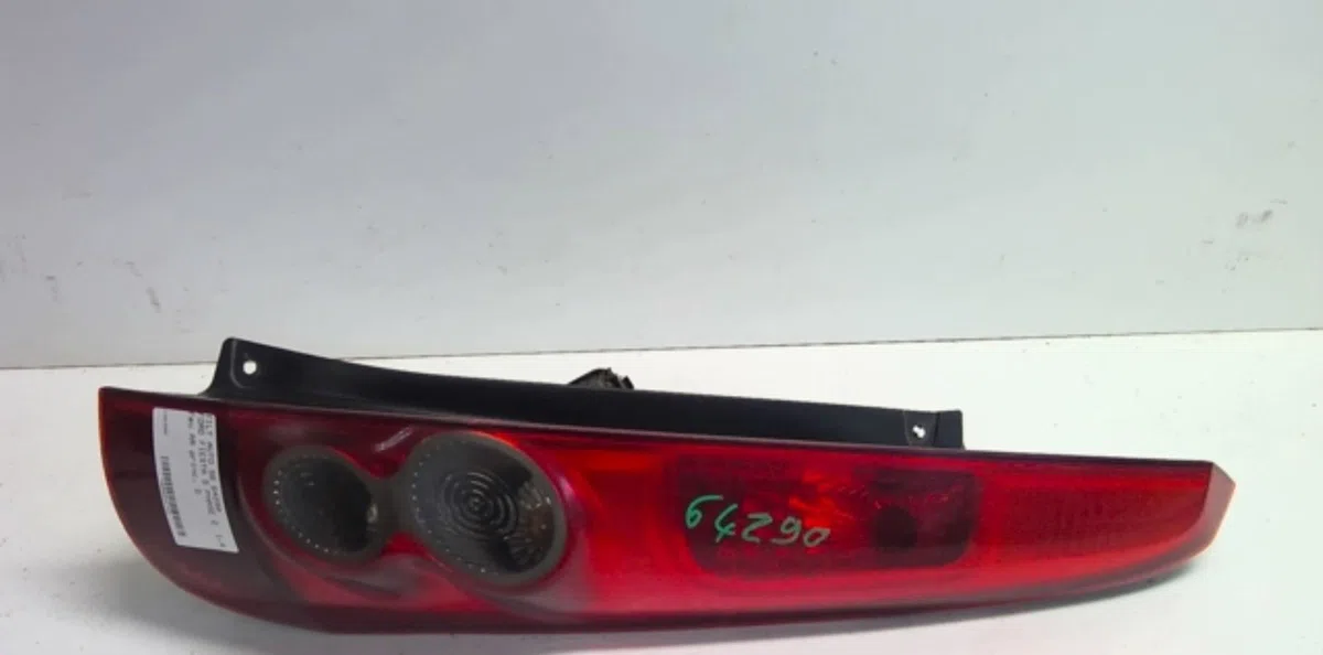 Feu arrière droit Ford FIESTA V (JH_, JD_) 1.4 tdci (2001-2008) 5 portes occasion
