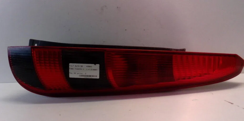 Feu arrière droit Ford FIESTA V (JH_, JD_) 1.4 tdci (2001-2008) 5 portes occasion
