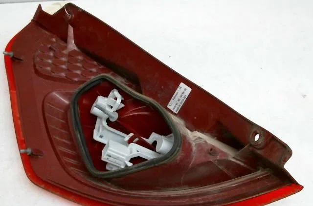 Feu arrière droit Ford FIESTA V (JH_, JD_) 1.4 tdci (2001-2008) 5 portes occasion