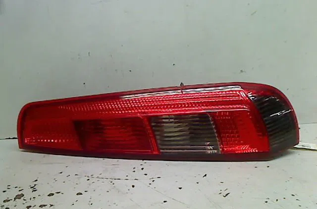 Feu arrière droit Ford FIESTA V (JH_, JD_) 1.6 tdci (2004-2008) occasion