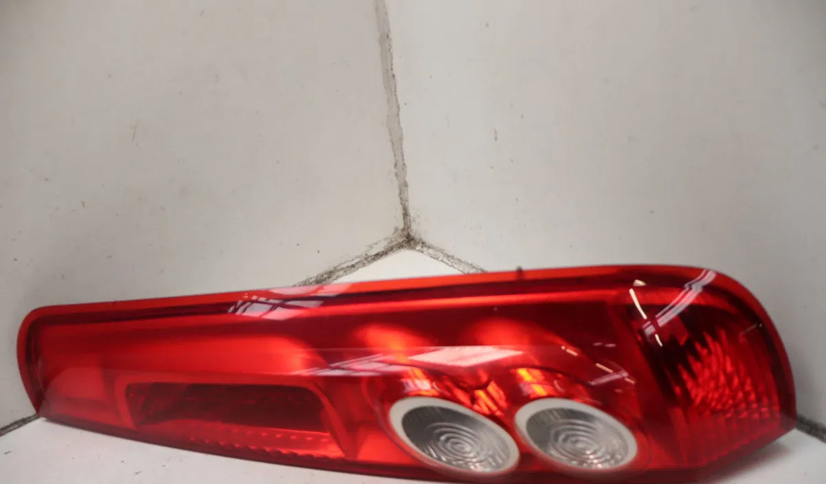 Feu arrière droit Ford FIESTA V (JH_, JD_) St150 (2005-2008) occasion