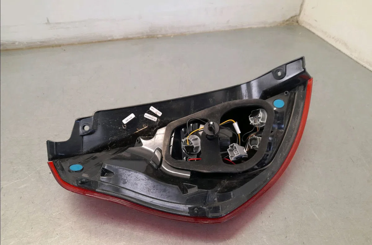 Feu arrière droit Ford FIESTA VI (CB1, CCN) 1.0 ecoboost (2013) occasion