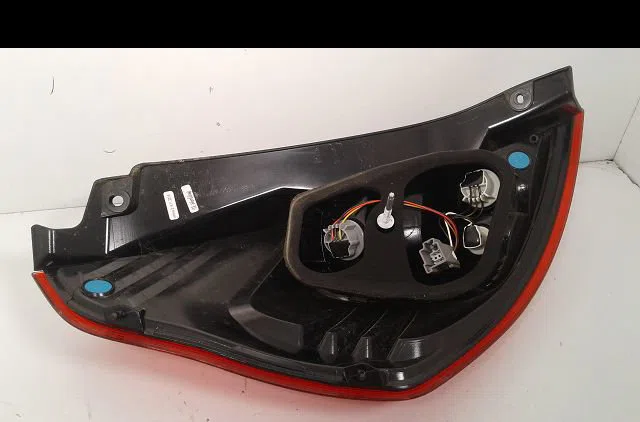 Feu arrière droit Ford FIESTA VI (CB1, CCN) 1.0 sport (2014-2017) occasion