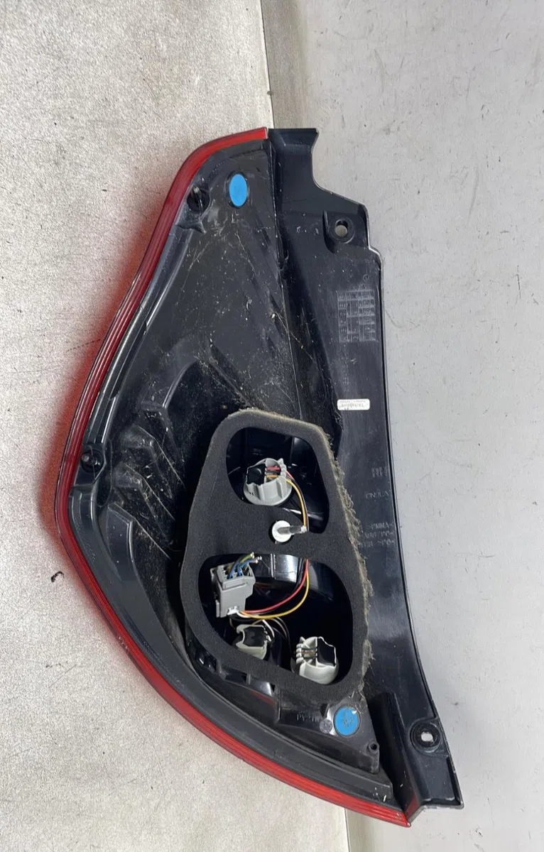 Feu arrière droit Ford FIESTA VI (CB1, CCN) 1.25 (2008-2017) 5 portes occasion