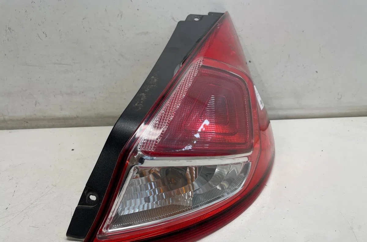 Feu arrière droit Ford FIESTA VI (CB1, CCN) 1.5 tdci (2012-2017) occasion