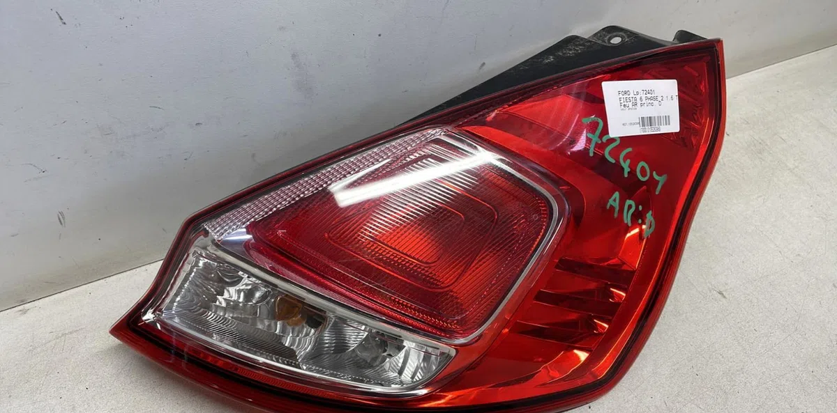 Feu arrière droit Ford FIESTA VI (CB1, CCN) 1.6 tdci (2008-2012) occasion
