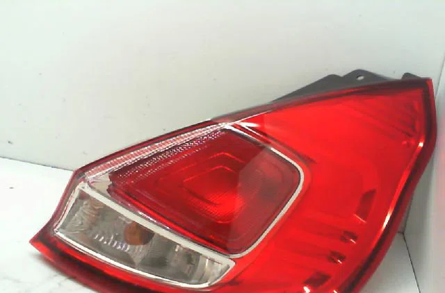 Feu arrière droit Ford FIESTA VI Van 1.5 tdci (2012) occasion