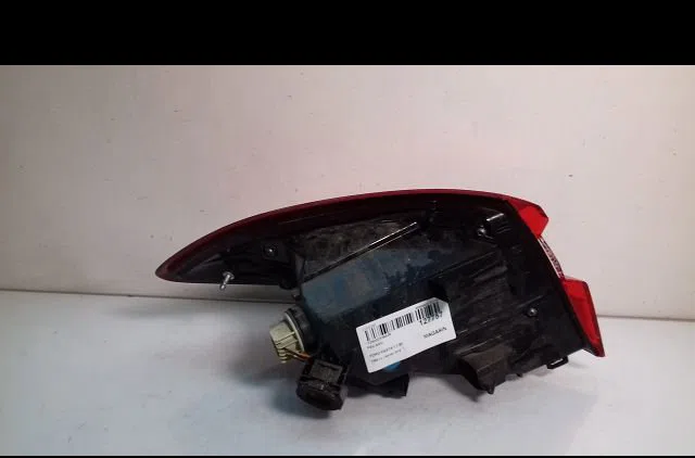 Feu arrière droit Ford FIESTA VII (HJ, HF) 1.1 ti-vct (2017) occasion