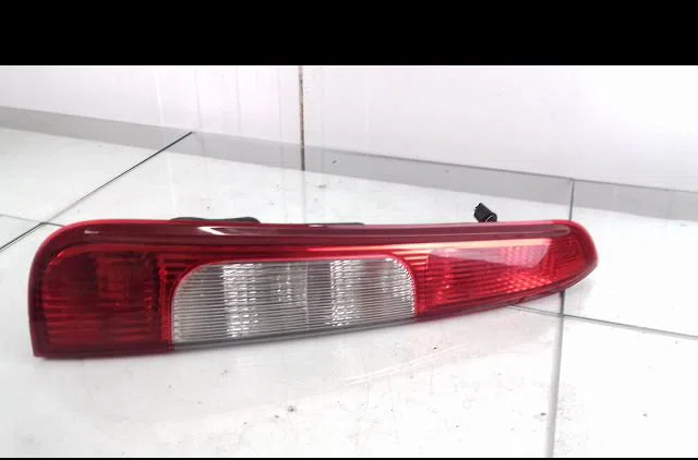 Feu arrière droit Ford FOCUS C-MAX (DM2) 1.8 (2004-2007) occasion