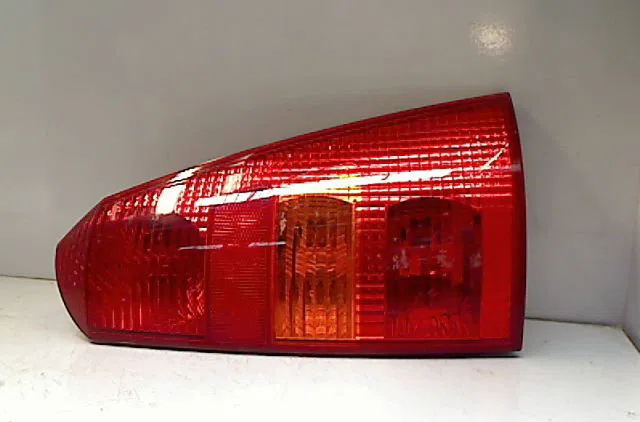 Feu arrière droit FORD FOCUS I  1.6i occasion