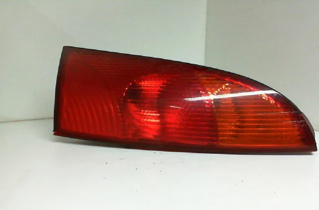 Feu arrière droit FORD FOCUS I  1.8 TDDI 90ch occasion