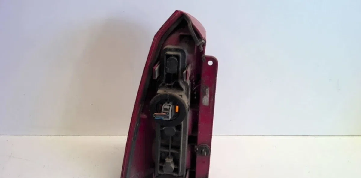 Feu arrière droit Ford FOCUS I Clipper (DNW) 1.8 tdci (2001-2004) occasion