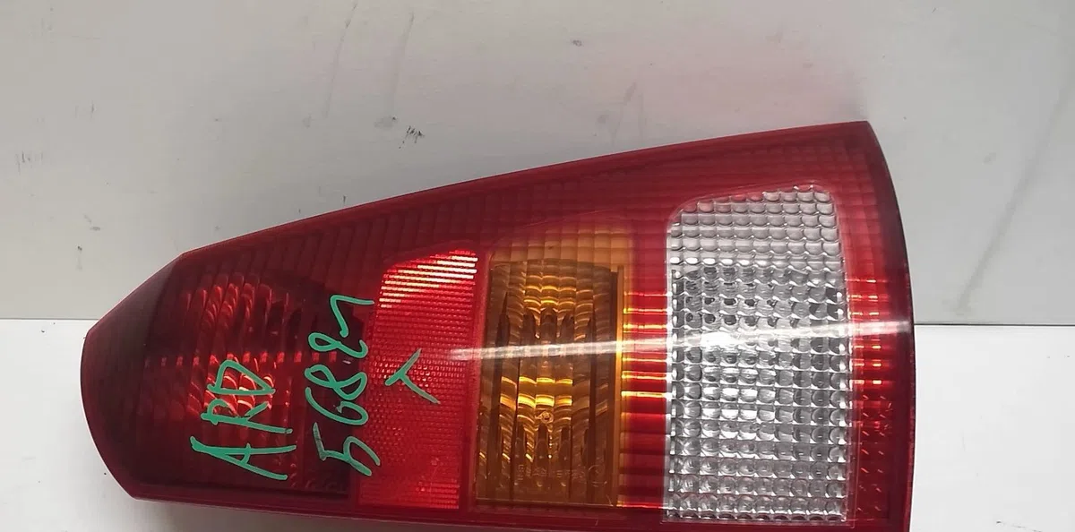 Feu arrière droit Ford FOCUS I Clipper (DNW) 1.8 turbo di - tddi (1999-2004) occasion
