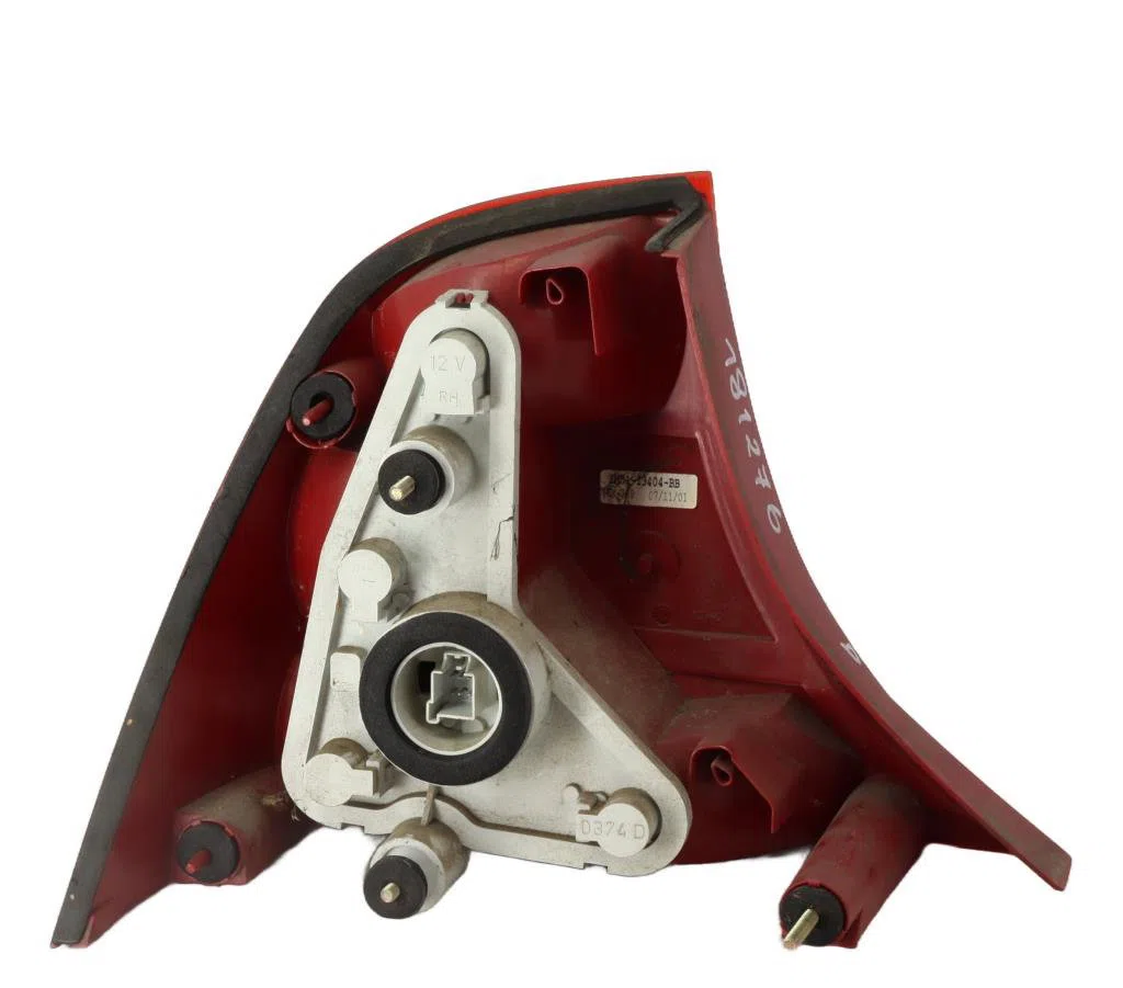 Feu arrière droit Ford FOCUS I (DAW, DBW) 1.6 16v (1998-2004) occasion