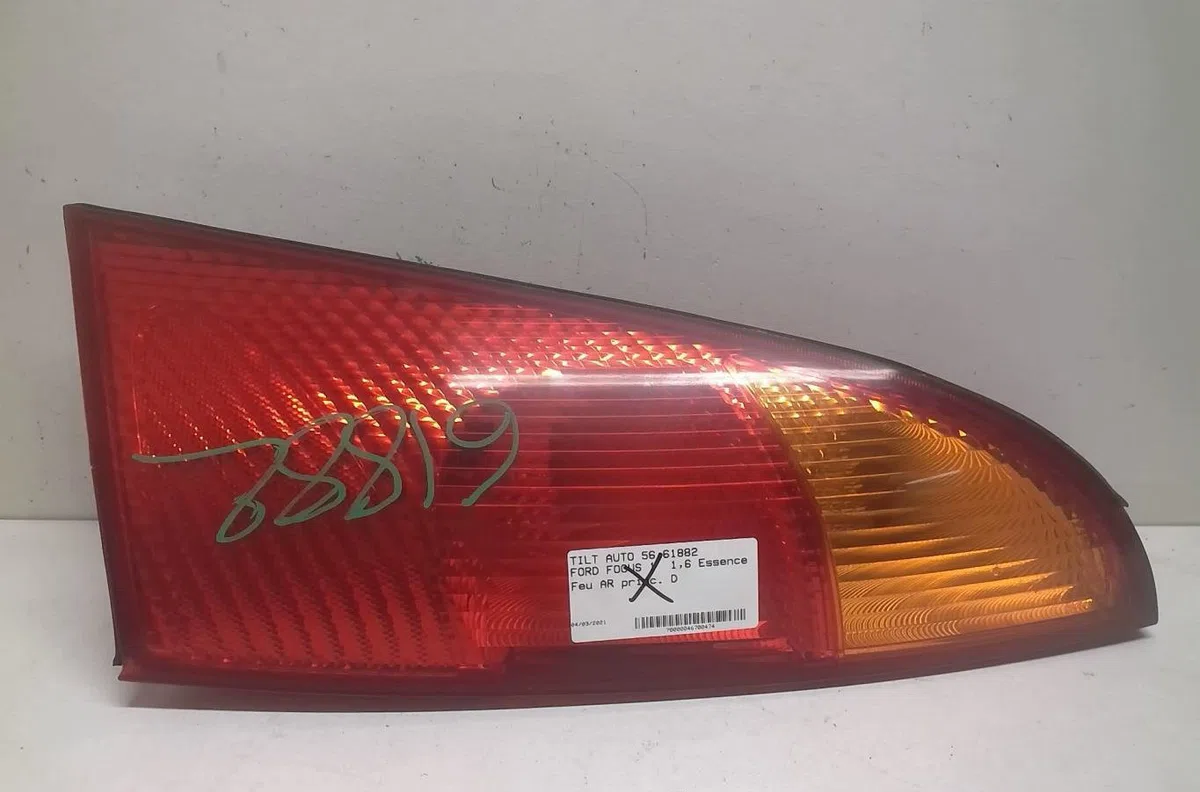Feu arrière droit Ford FOCUS I (DAW, DBW) 1.6 16v (1998-2004) occasion
