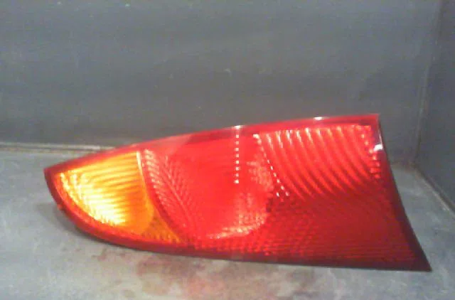 Feu arrière droit Ford FOCUS I (DAW, DBW) 1.6 16v (1998-2004) occasion