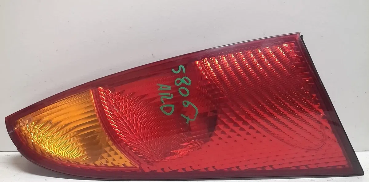 Feu arrière droit Ford FOCUS I (DAW, DBW) 1.8 tdci (2001-2004) occasion