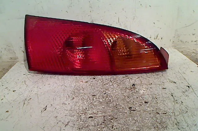 Feu arrière droit Ford FOCUS I (DAW, DBW) 1.8 tdci (2001-2004) occasion