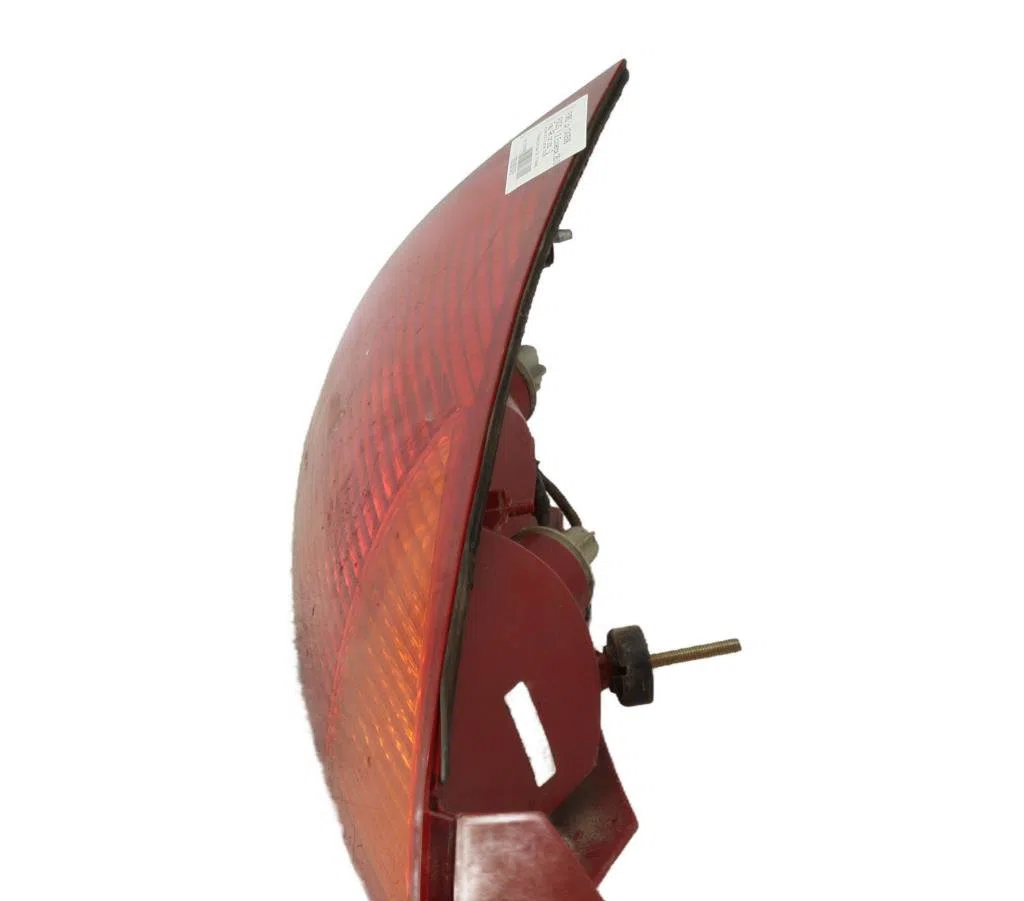 Feu arrière droit Ford FOCUS I (DAW, DBW) 2.0 16v (1998-2004) occasion