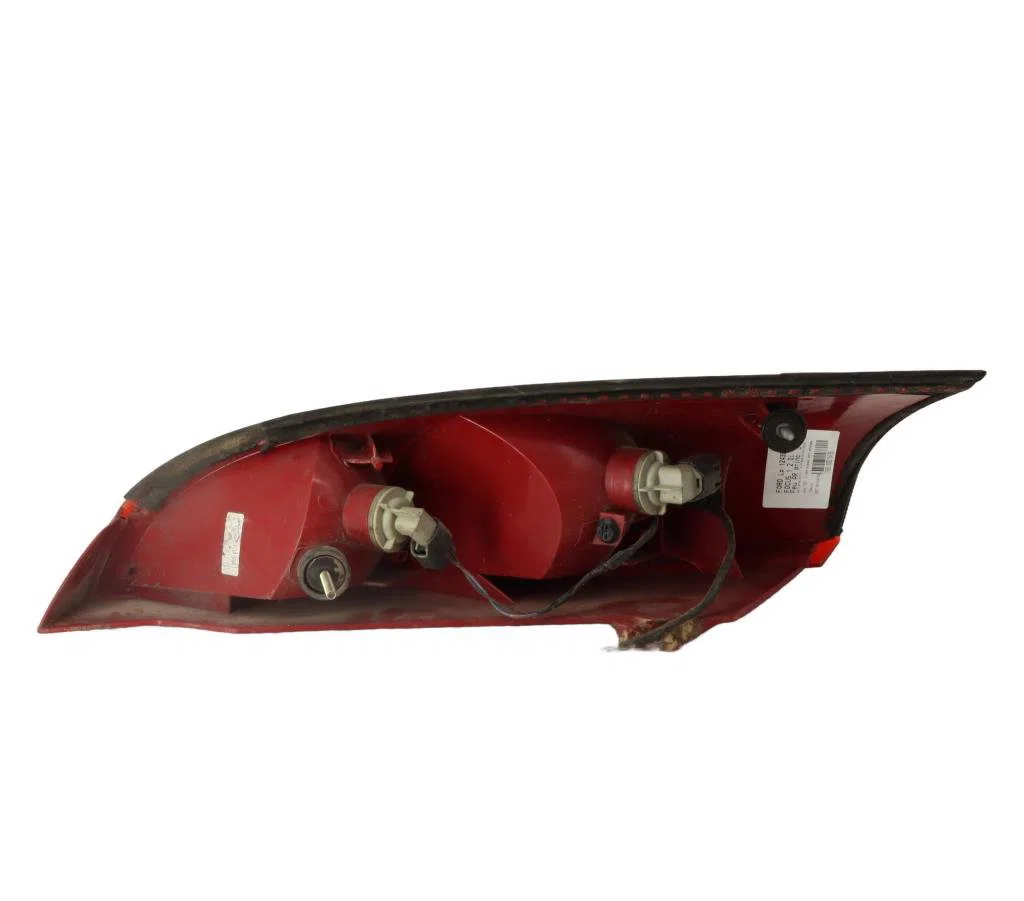 Feu arrière droit Ford FOCUS I (DAW, DBW) 2.0 16v (1998-2004) occasion