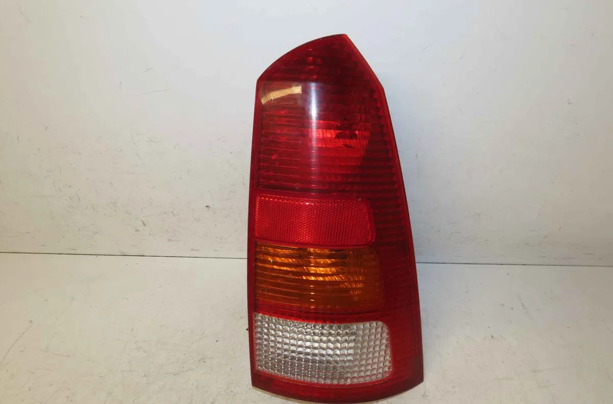 Feu arrière droit FORD FOCUS I occasion