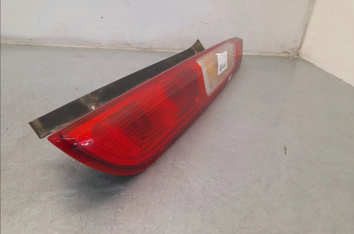 Feu arrière droit FORD FOCUS II  1.6 TDCI 90ch occasion