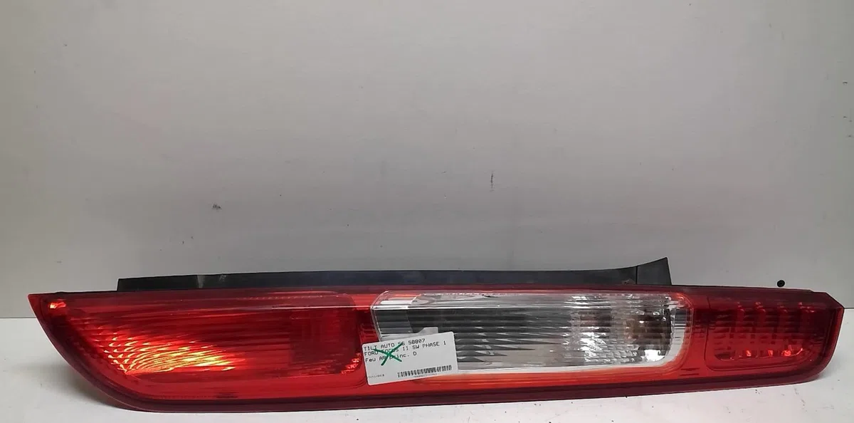 Feu arrière droit Ford FOCUS II (DA_, HCP, DP) 1.6 tdci (2004-2012) occasion