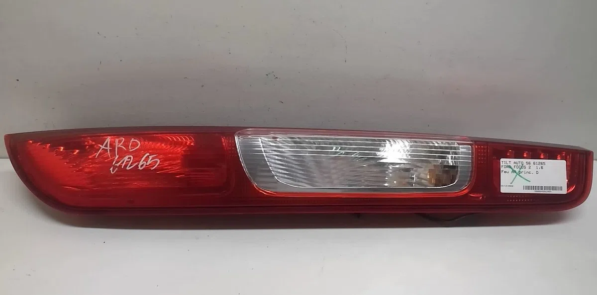 Feu arrière droit Ford FOCUS II (DA_, HCP, DP) 1.6 ti (2004-2012) occasion